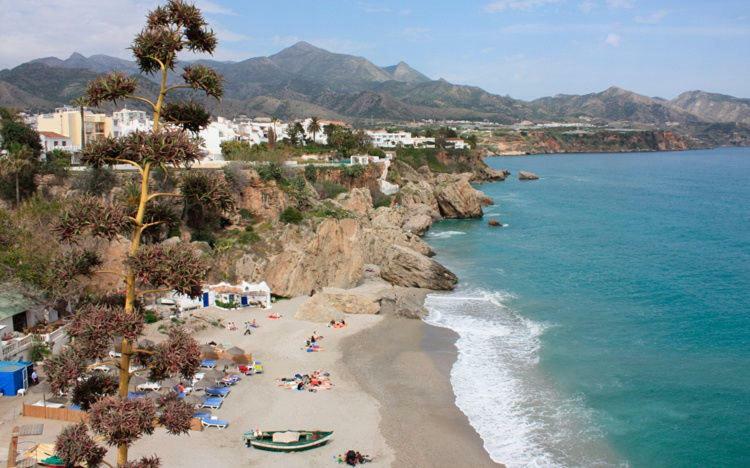 Apartamento Yaiza Nerja Luaran gambar